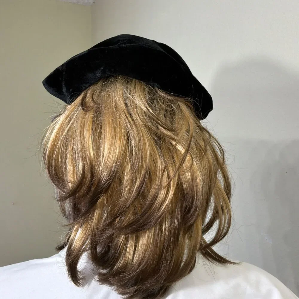 VINTAGE WOMEN'S OS VELOUR FASCINATOR HAT BLACK wired edges to mold to fit .